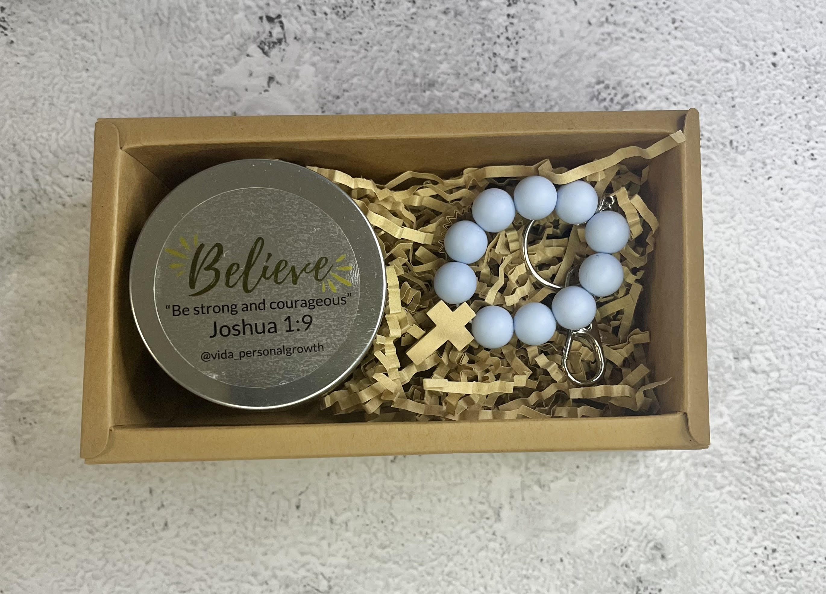 Regalos católicos, regalo de confirmación, regalo de bodas, vela de cera de soja, llavero de década, favores del rosario, caja de regalo católica